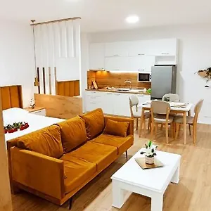 Selvia Tirana